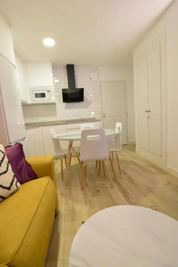 Letmalaga Square Merced 0*, مالقة